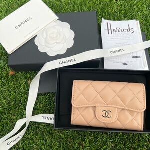 ❌SOLD❌Chanel 22S Dark Beige Lambskin snap/flap card case
